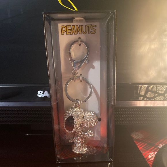 Peanuts: Snoopy Bling Key Chain- NWT - Picture 1 of 2